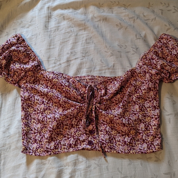 Floral Crop Top - Picture 3 of 4